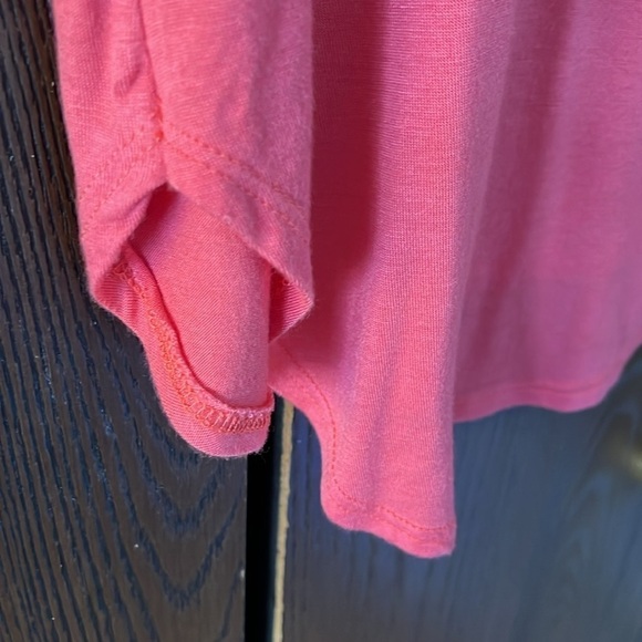 Ginger G dark pink colored top. 3/4 sleeves. Size Medium. - Picture 6 of 7